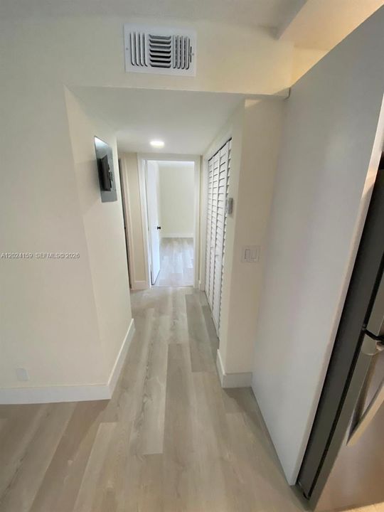 В аренду: $2,300 (2 спален, 1 ванн, 900 Квадратных фут)