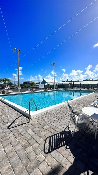 For Sale: $410,000 (1 beds, 1 baths, 408 Square Feet)