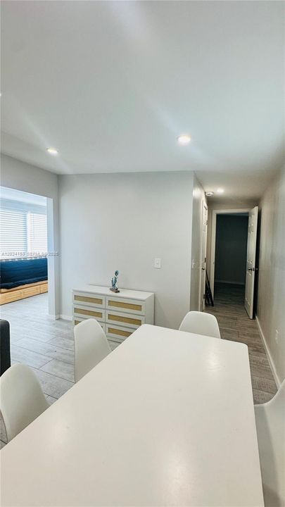 For Sale: $410,000 (1 beds, 1 baths, 408 Square Feet)