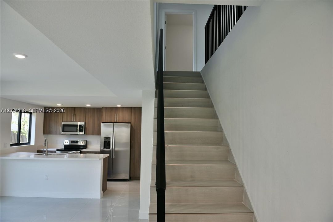 For Rent: $3,000 (5 beds, 4 baths, 1902 Square Feet)