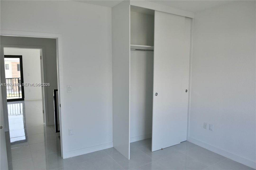 For Rent: $3,000 (5 beds, 4 baths, 1902 Square Feet)