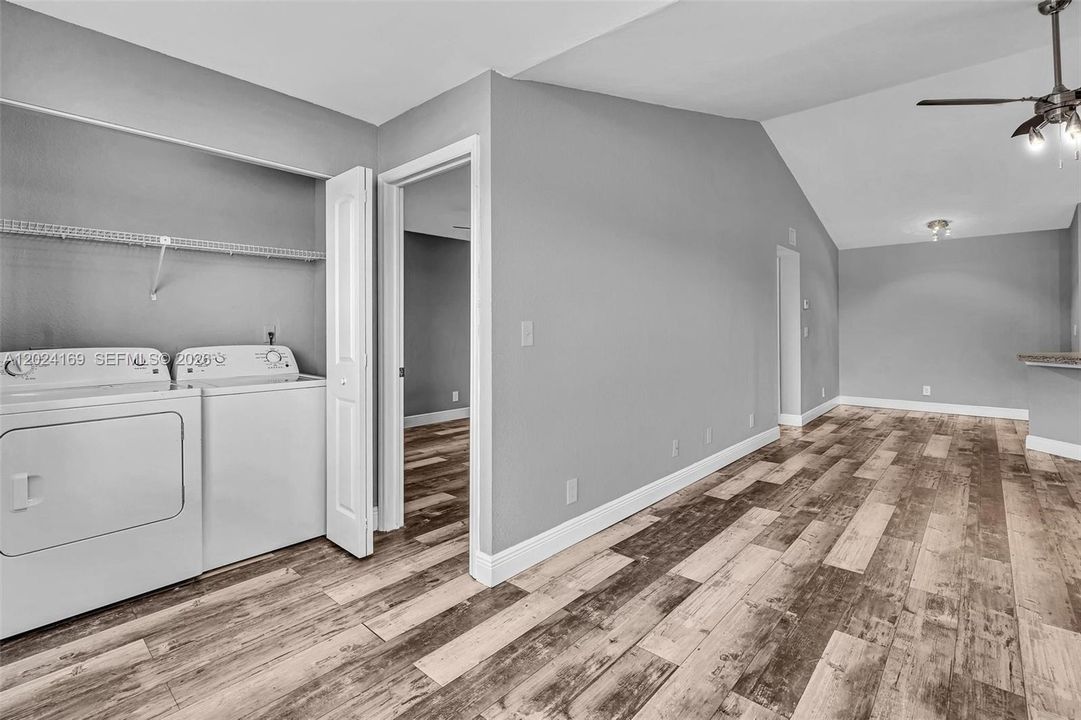 For Rent: $1,945 (1 beds, 1 baths, 712 Square Feet)