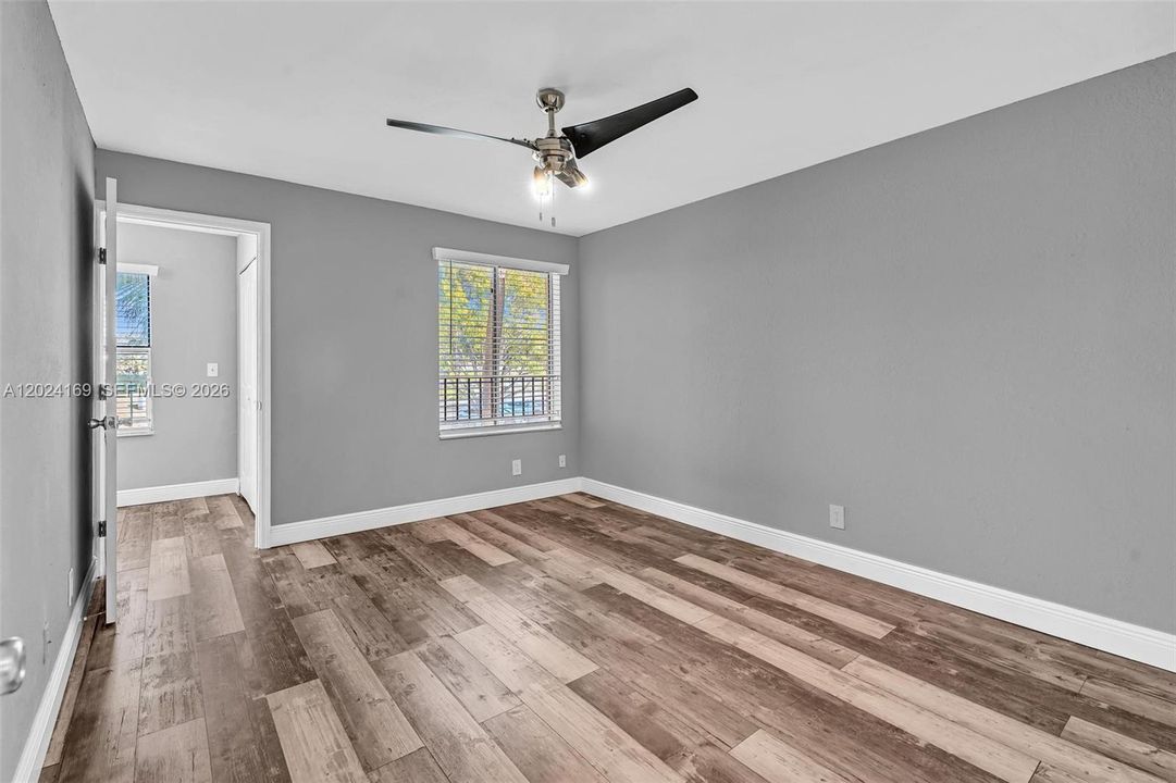 For Rent: $1,945 (1 beds, 1 baths, 712 Square Feet)