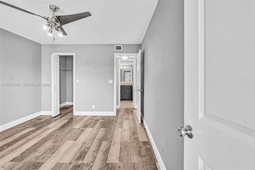 For Rent: $1,945 (1 beds, 1 baths, 712 Square Feet)