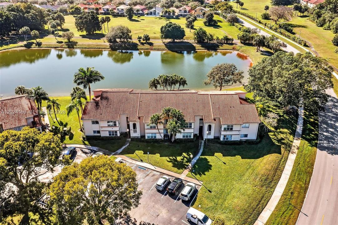 For Rent: $1,945 (1 beds, 1 baths, 712 Square Feet)