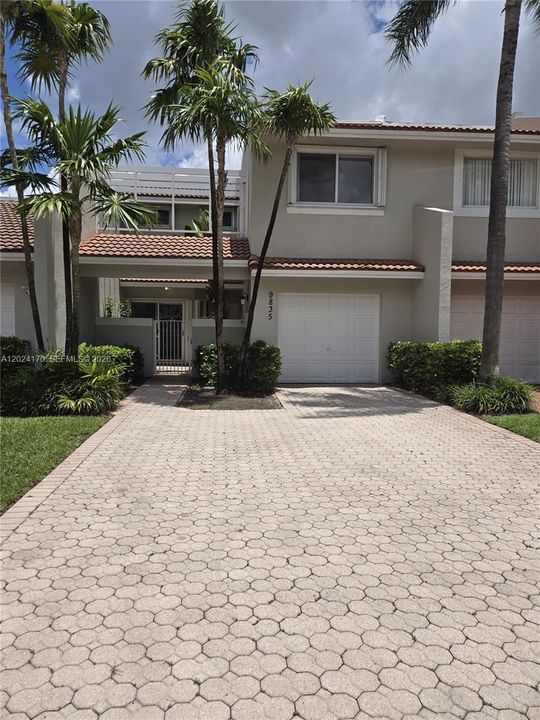 Active With Contract: $3,700 (3 beds, 2 baths, 1898 Square Feet)