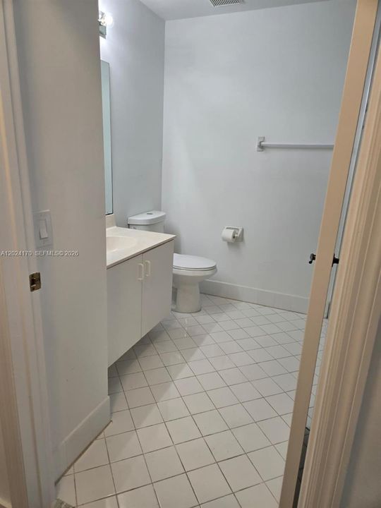 Active With Contract: $3,700 (3 beds, 2 baths, 1898 Square Feet)