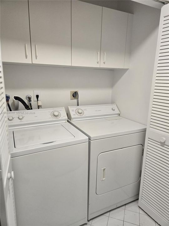 Active With Contract: $3,700 (3 beds, 2 baths, 1898 Square Feet)