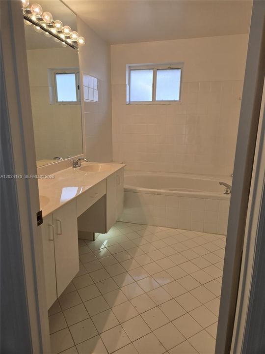 Active With Contract: $3,700 (3 beds, 2 baths, 1898 Square Feet)