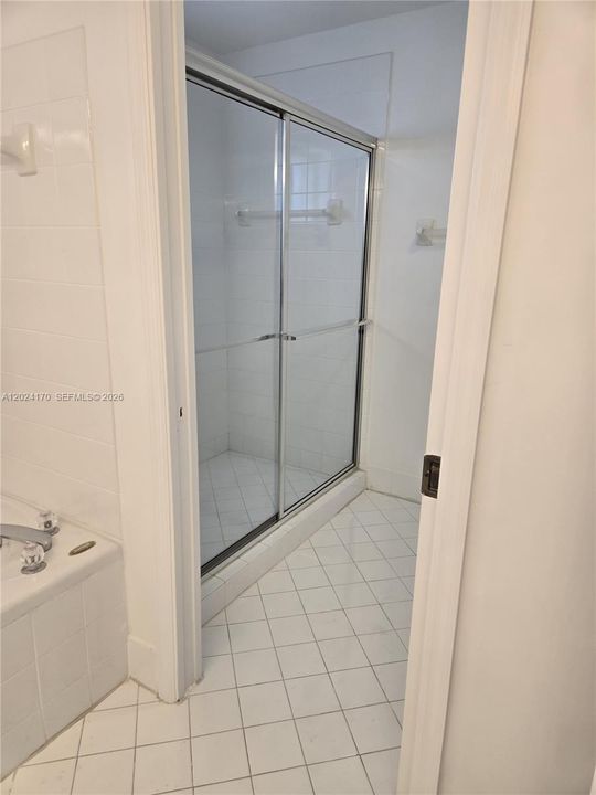 Active With Contract: $3,700 (3 beds, 2 baths, 1898 Square Feet)