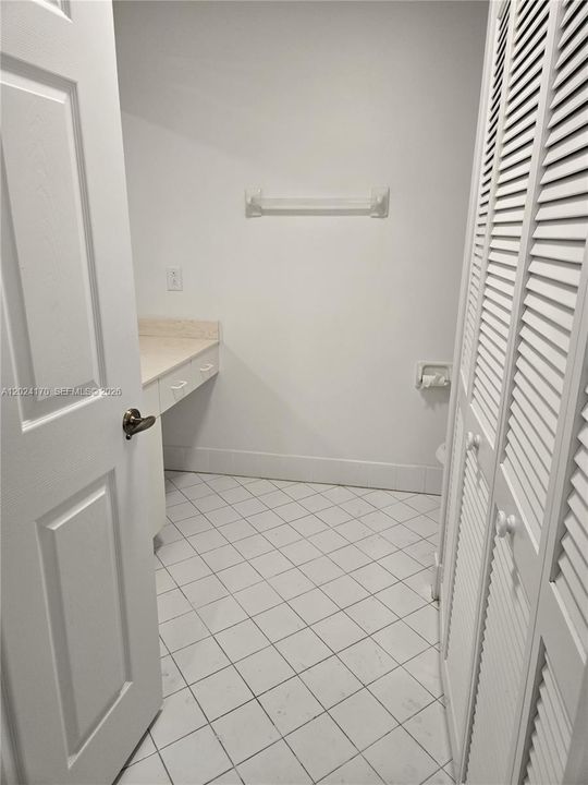 Active With Contract: $3,700 (3 beds, 2 baths, 1898 Square Feet)