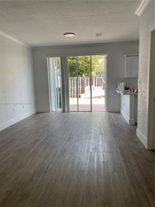 В аренду: $2,950 (3 спален, 2 ванн, 1386 Квадратных фут)