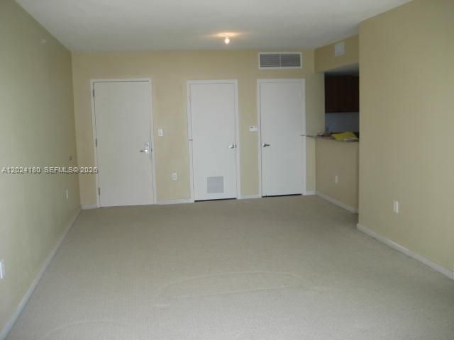 For Sale: $285,900 (1 beds, 1 baths, 797 Square Feet)