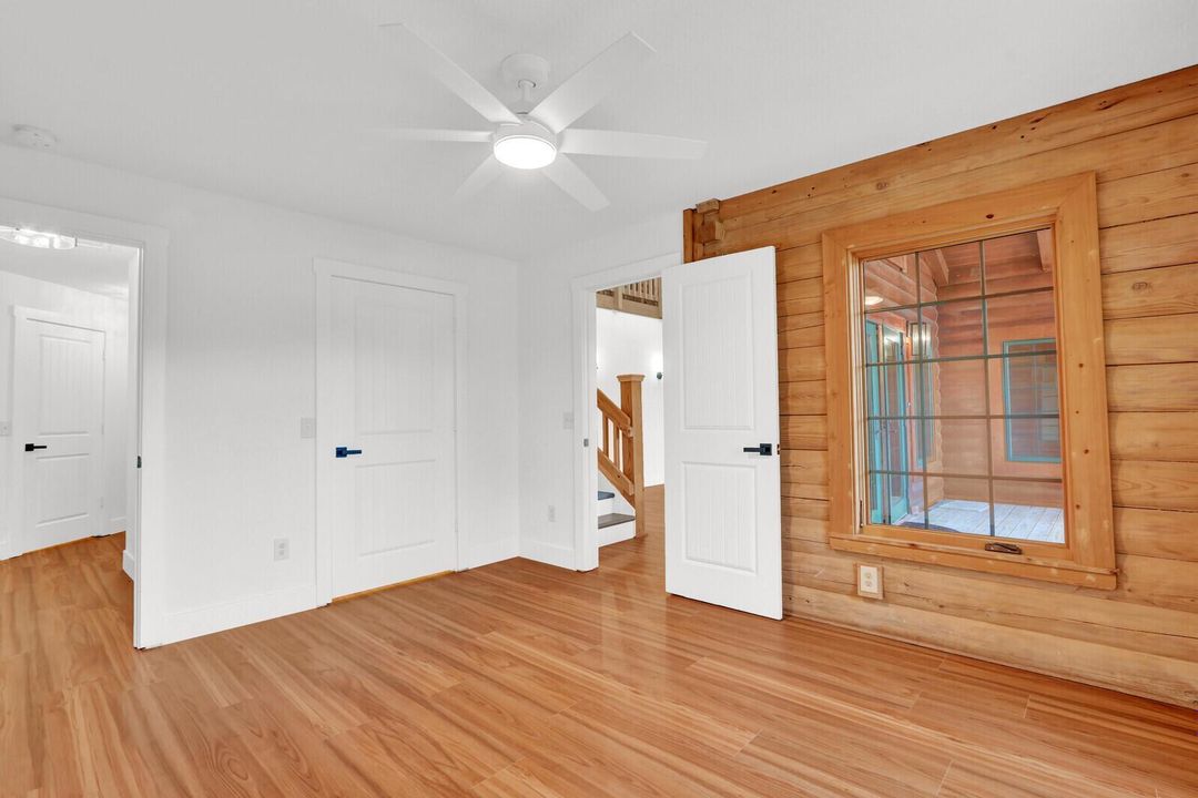 bed 2 to foyer