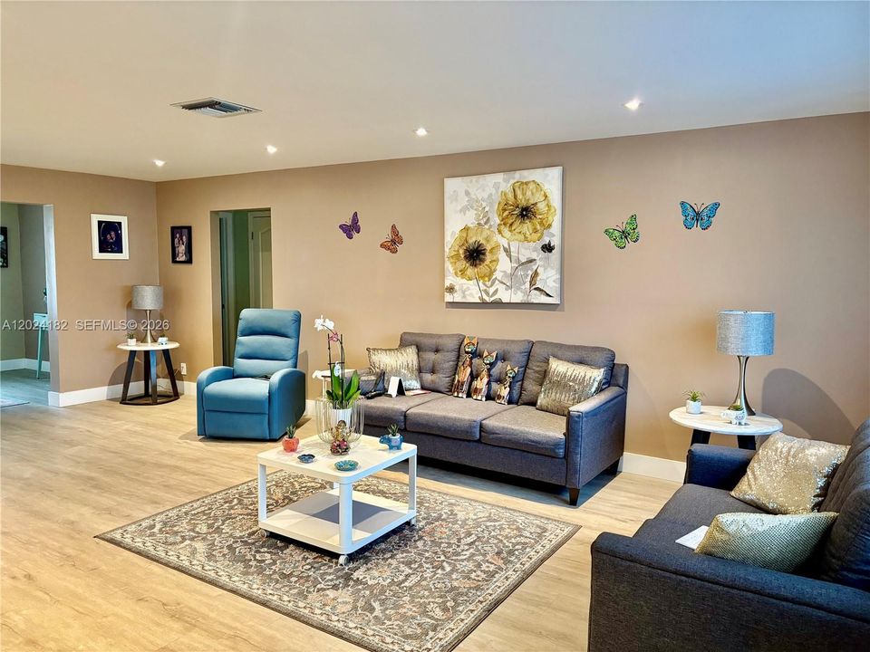 En Venta: $465,000 (2 camas, 2 baños, 1438 Pies cuadrados)