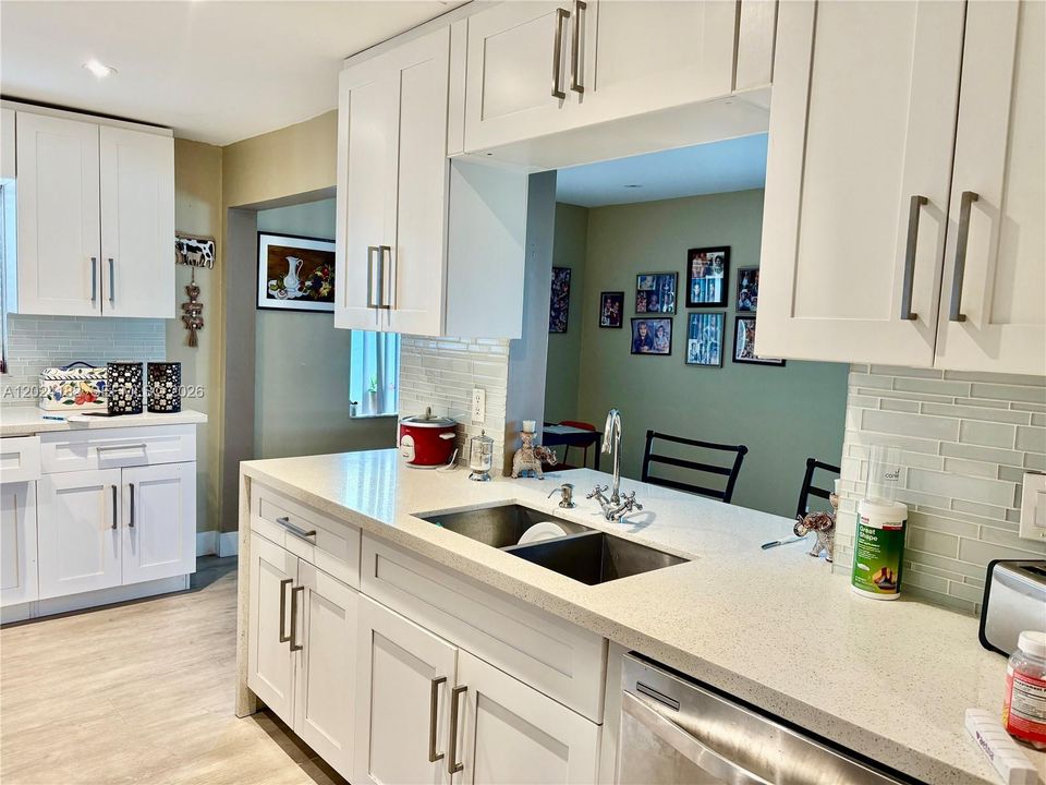 En Venta: $465,000 (2 camas, 2 baños, 1438 Pies cuadrados)