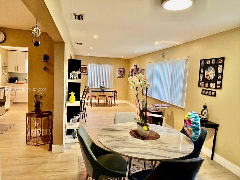 En Venta: $465,000 (2 camas, 2 baños, 1438 Pies cuadrados)