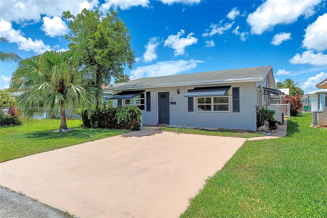 For Sale: $274,900 (2 beds, 1 baths, 1216 Square Feet)