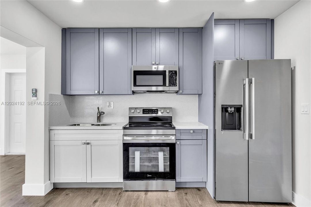 For Sale: $274,900 (2 beds, 1 baths, 1216 Square Feet)