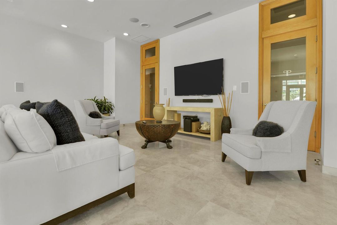 SOCIAL ROOMS