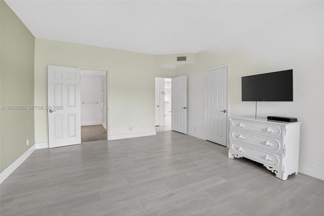 For Rent: $3,450 (2 beds, 2 baths, 1309 Square Feet)