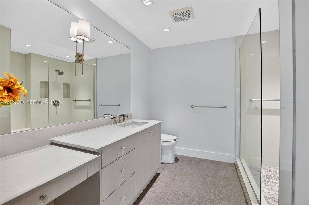 For Rent: $3,450 (2 beds, 2 baths, 1309 Square Feet)
