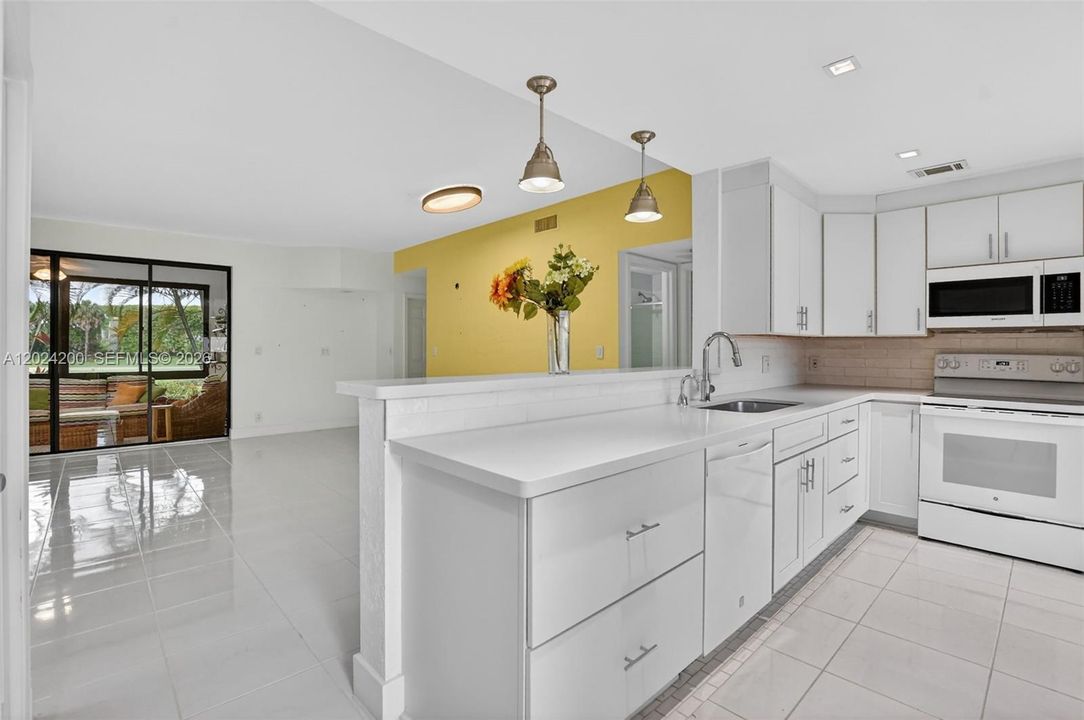 For Rent: $3,450 (2 beds, 2 baths, 1309 Square Feet)