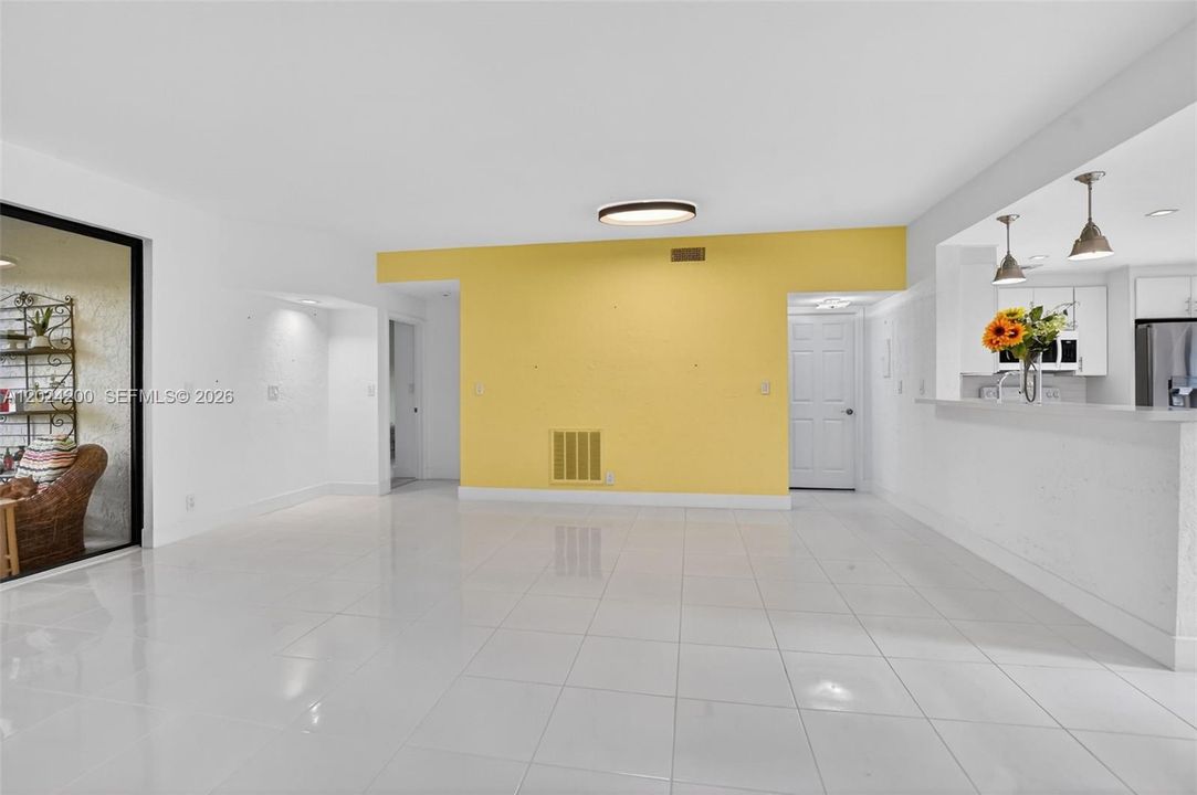 For Rent: $3,450 (2 beds, 2 baths, 1309 Square Feet)