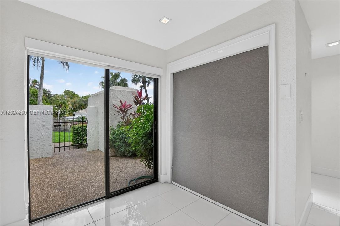 For Rent: $3,450 (2 beds, 2 baths, 1309 Square Feet)