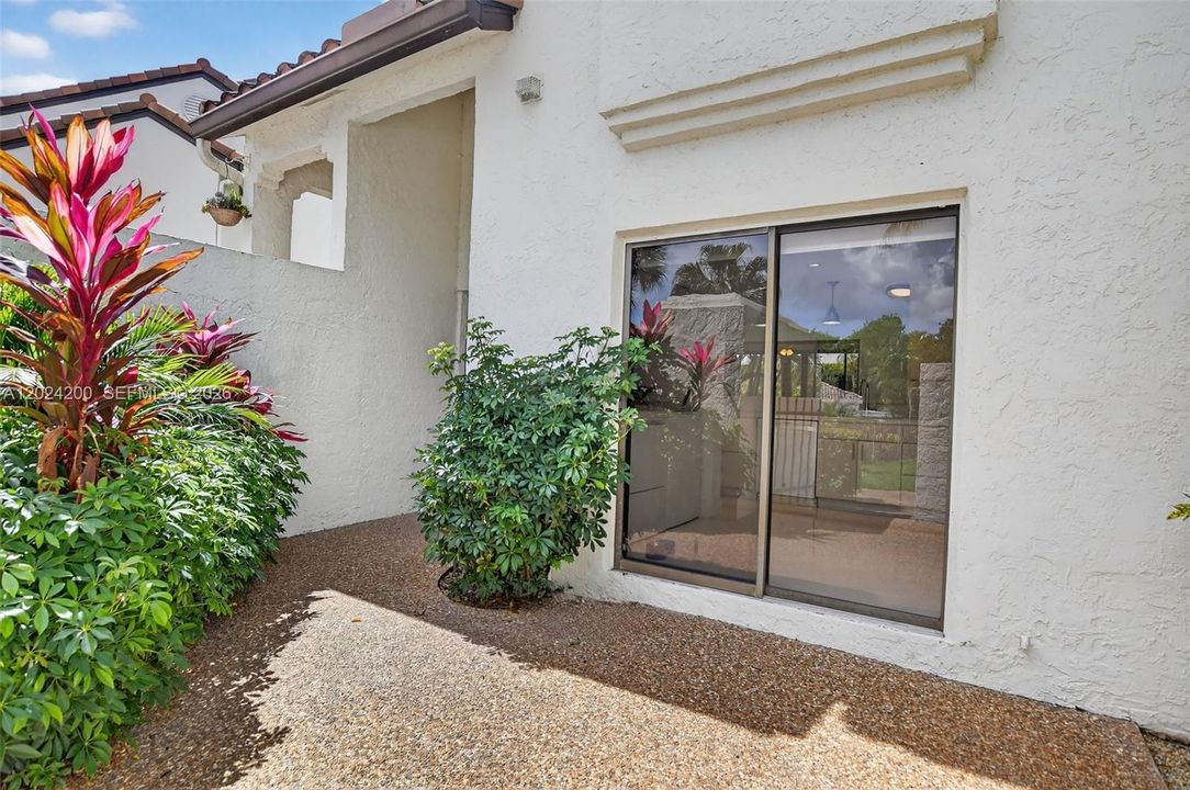 For Rent: $3,450 (2 beds, 2 baths, 1309 Square Feet)
