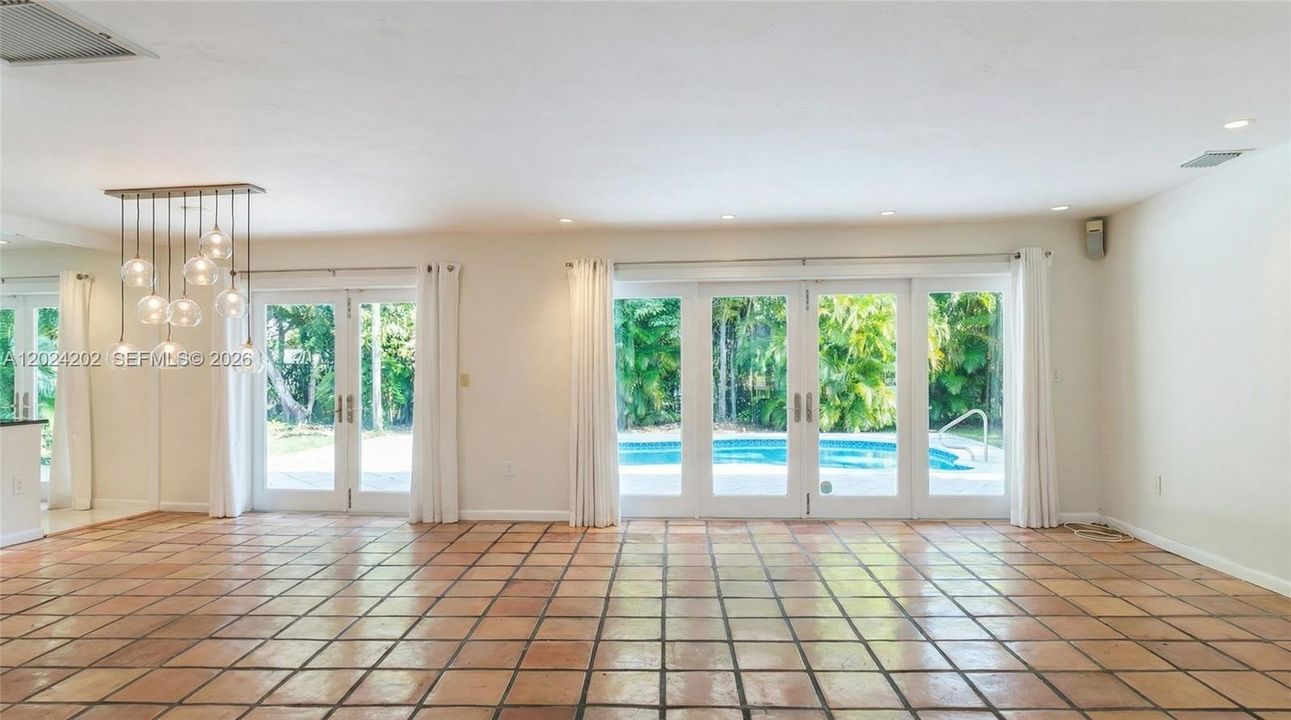 Recently Rented: $10,000 (3 beds, 2 baths, 1635 Square Feet)