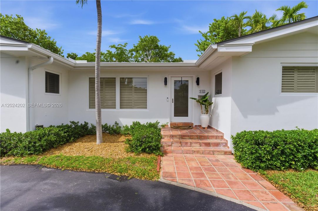 Recently Rented: $10,000 (3 beds, 2 baths, 1635 Square Feet)