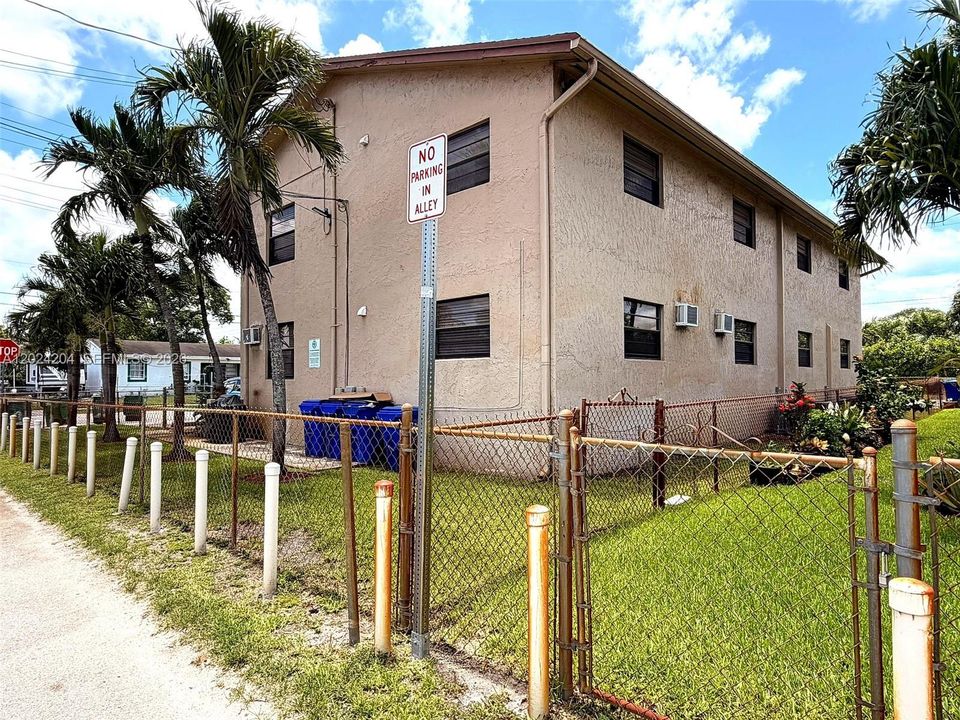 For Sale: $1,199,000 (0 beds, 0 baths, 3561 Square Feet)