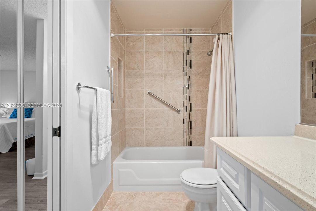 For Sale: $164,900 (1 beds, 2 baths, 1068 Square Feet)