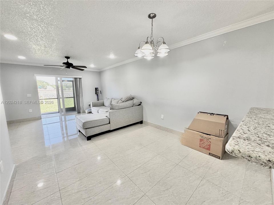En Renta: $2,950 (3 camas, 2 baños, 1144 Pies cuadrados)