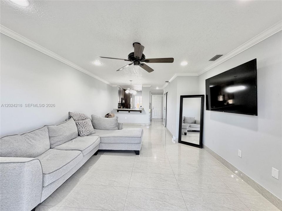 En Renta: $2,950 (3 camas, 2 baños, 1144 Pies cuadrados)