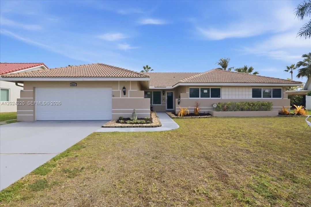 For Sale: $859,000 (4 beds, 2 baths, 2294 Square Feet)