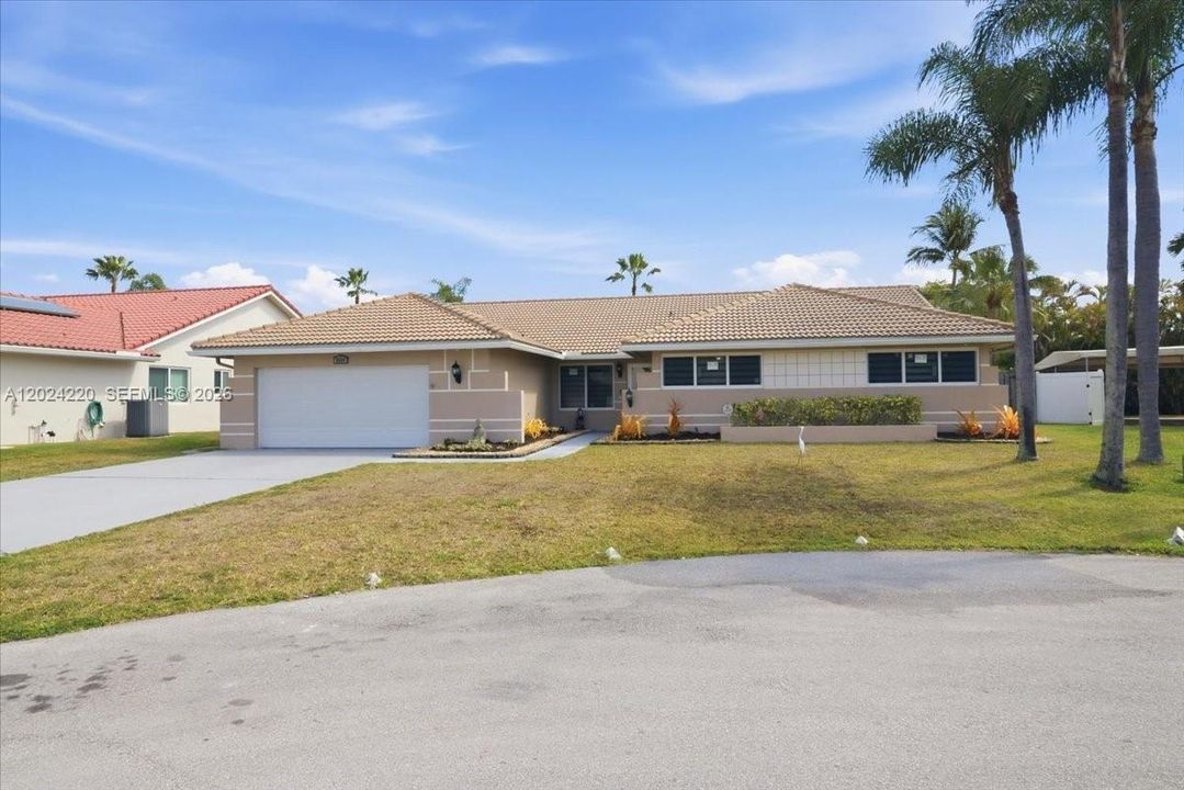 For Sale: $859,000 (4 beds, 2 baths, 2294 Square Feet)
