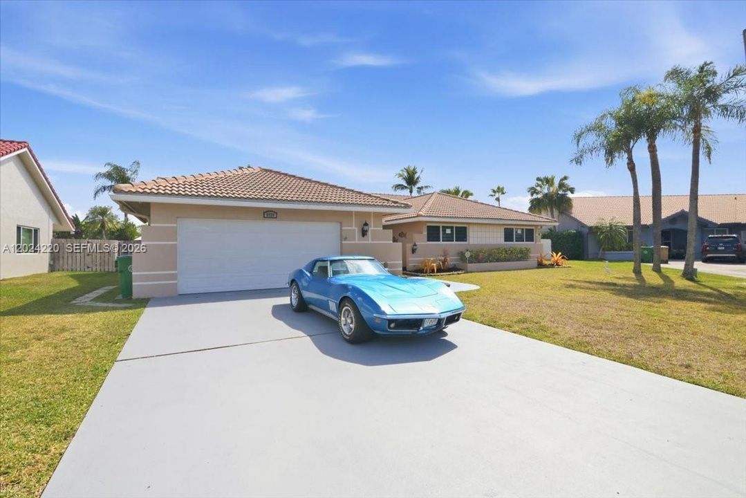 For Sale: $859,000 (4 beds, 2 baths, 2294 Square Feet)