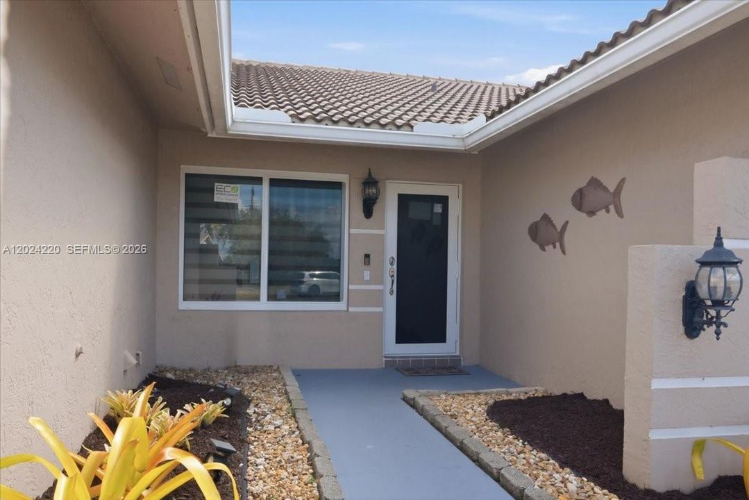 For Sale: $859,000 (4 beds, 2 baths, 2294 Square Feet)