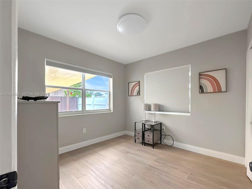 For Rent: $2,500 (2 beds, 1 baths, 1378 Square Feet)