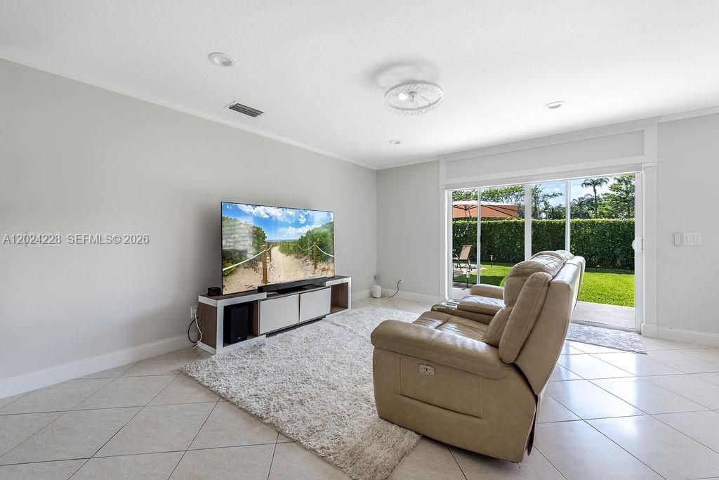For Sale: $725,000 (4 beds, 3 baths, 2305 Square Feet)