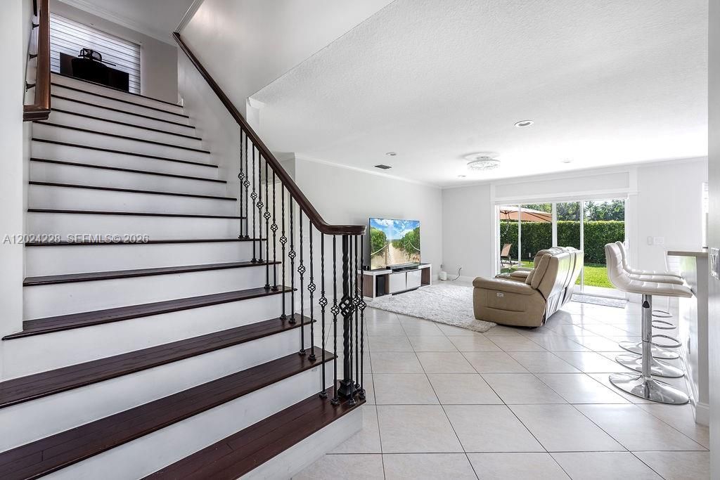 For Sale: $725,000 (4 beds, 3 baths, 2305 Square Feet)
