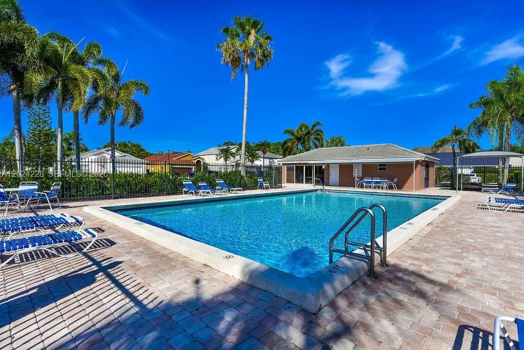 For Sale: $725,000 (4 beds, 3 baths, 2305 Square Feet)