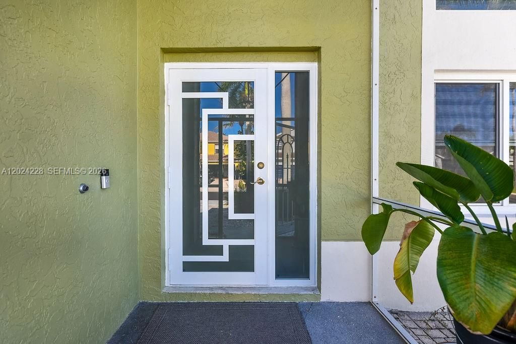 For Sale: $725,000 (4 beds, 3 baths, 2305 Square Feet)