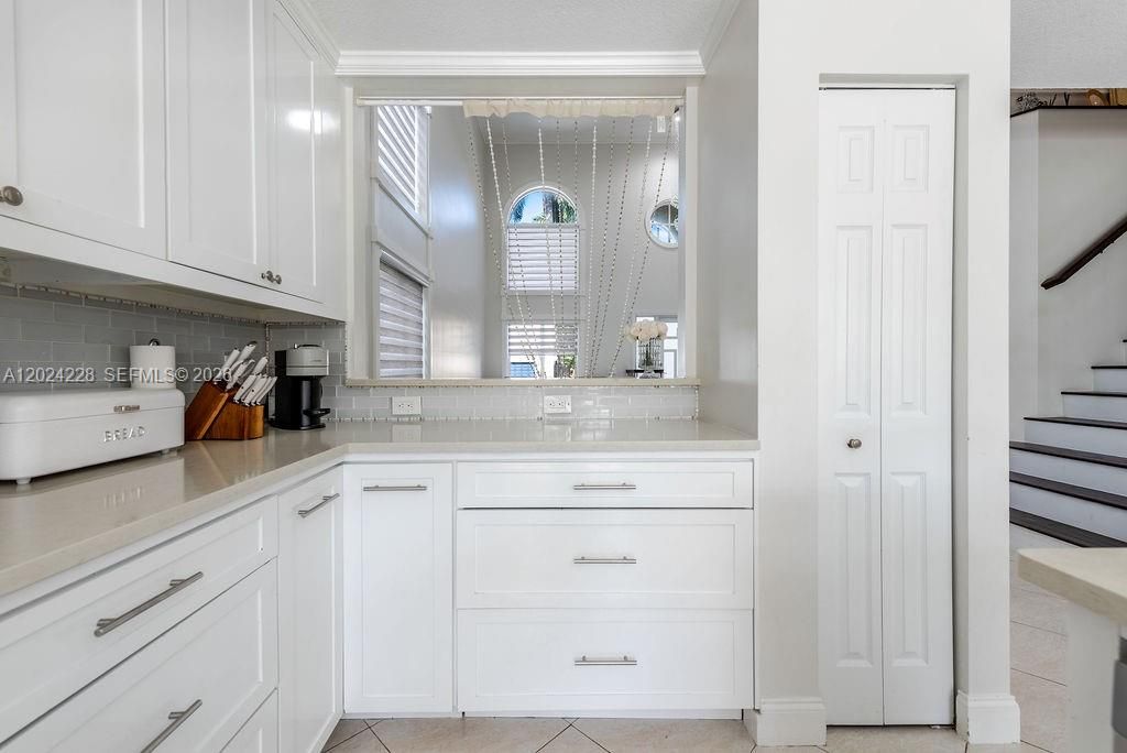 For Sale: $725,000 (4 beds, 3 baths, 2305 Square Feet)