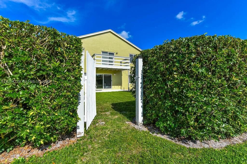 For Sale: $725,000 (4 beds, 3 baths, 2305 Square Feet)