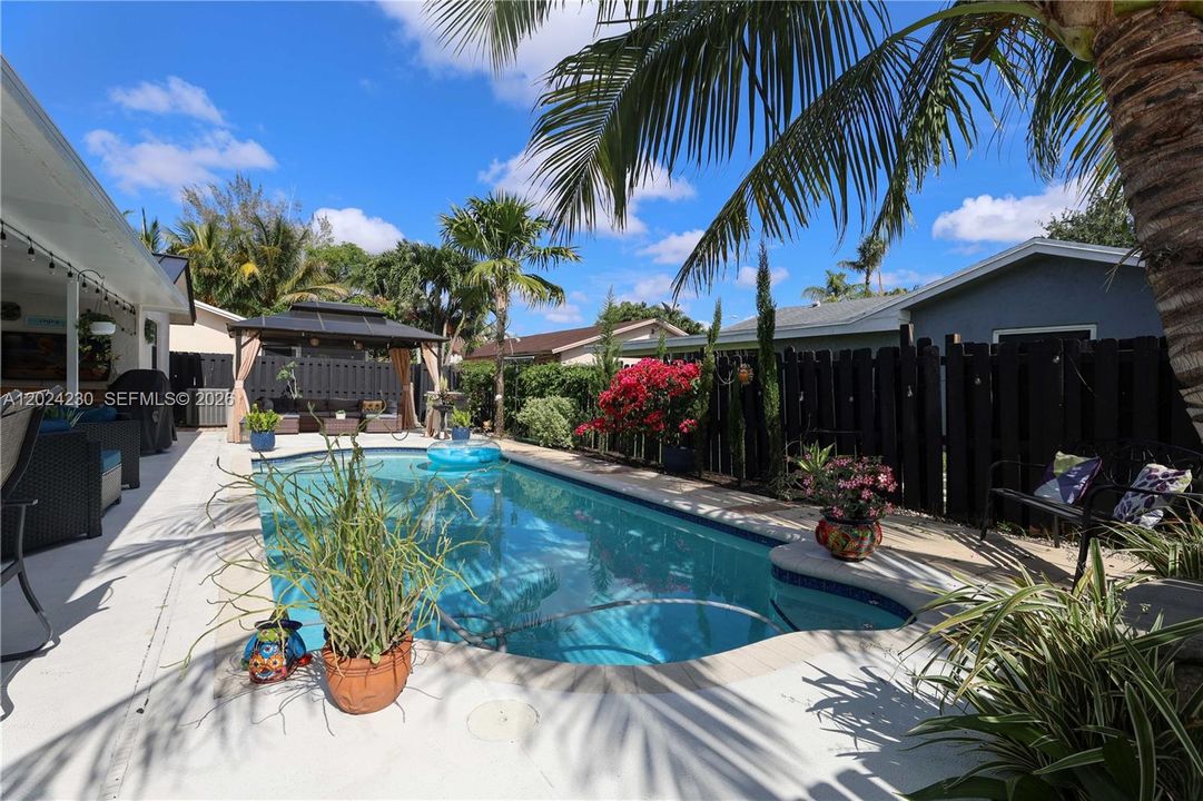 For Sale: $594,900 (3 beds, 2 baths, 1208 Square Feet)