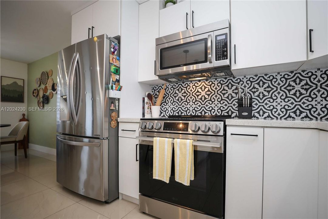 For Sale: $594,900 (3 beds, 2 baths, 1208 Square Feet)