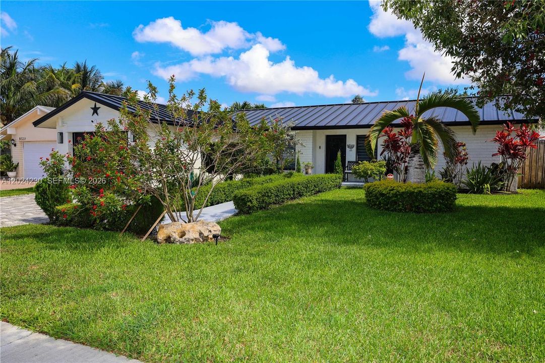 For Sale: $594,900 (3 beds, 2 baths, 1208 Square Feet)